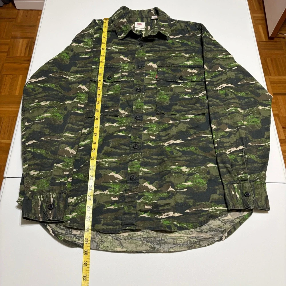 Levis Men Oversized Camo Button Up Shirt Sz Small Green Utility Hunting Tactical